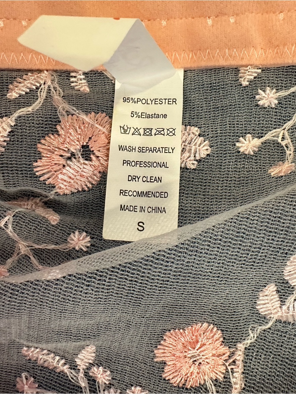 ROMWE Floral Embroidered Top - Picture 4 of 5
